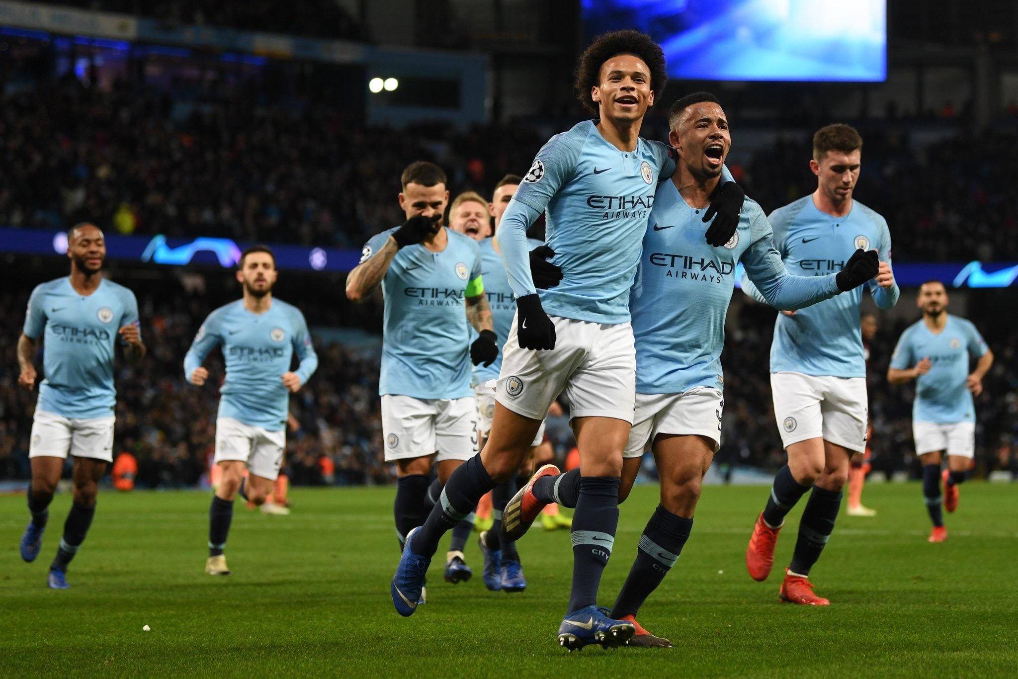 被万众瞩目 被万众瞩目